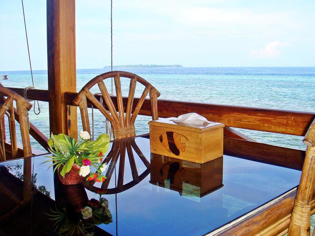 Bunaken Divers Sea Breeze Resort Eksteriør billede